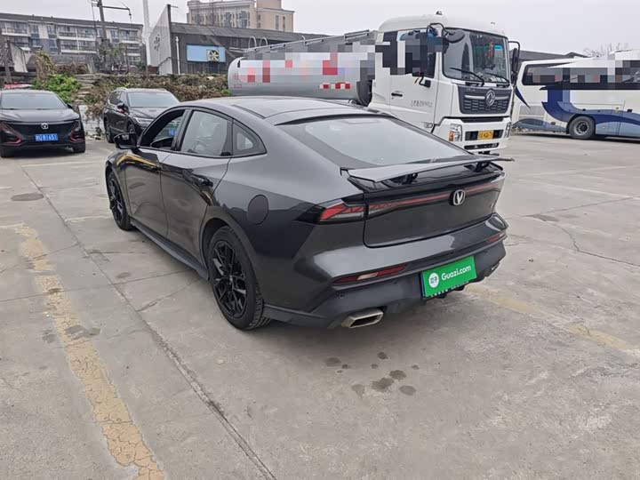 Фото 5 - Changan UNI-V