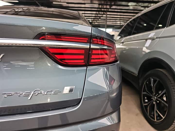 Фото 8 - Geely Preface