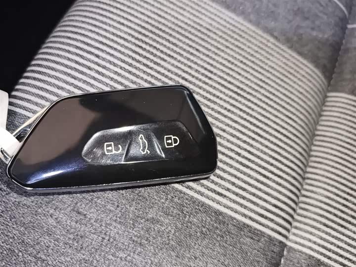 Фото 9 - Volkswagen ID.4 Crozz