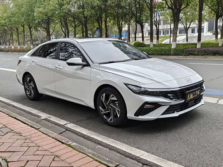 Фото 3 - Hyundai Elantra N line