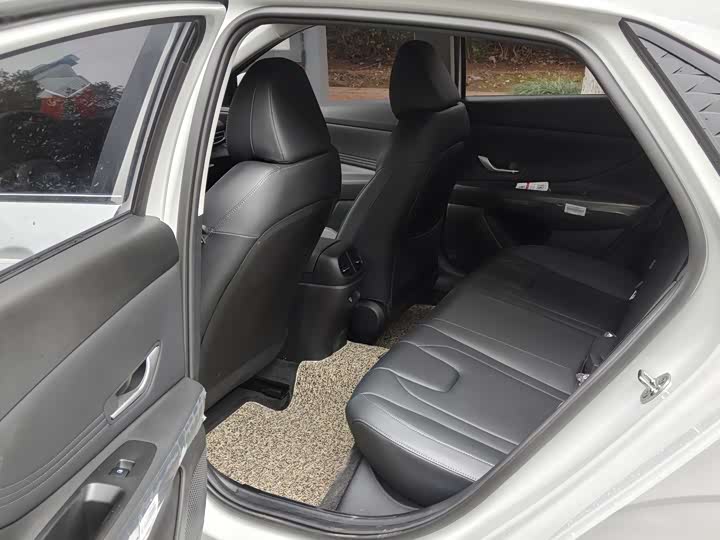 Фото 5 - Hyundai Elantra N line