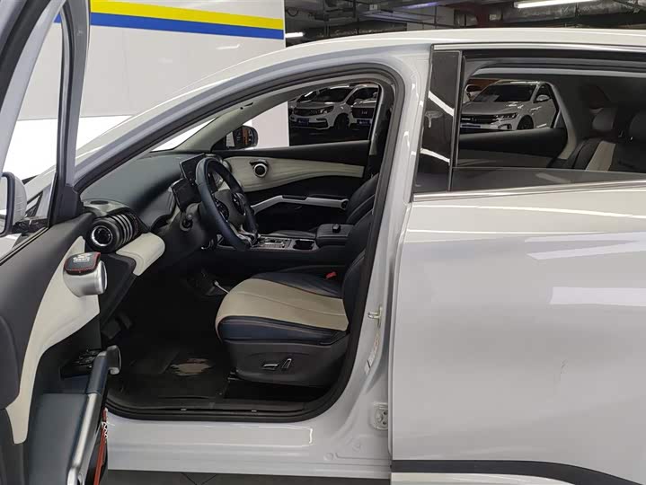 Фото 9 - BYD Yuan Plus