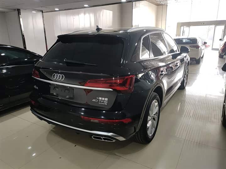 Фото 7 - Audi Q5L