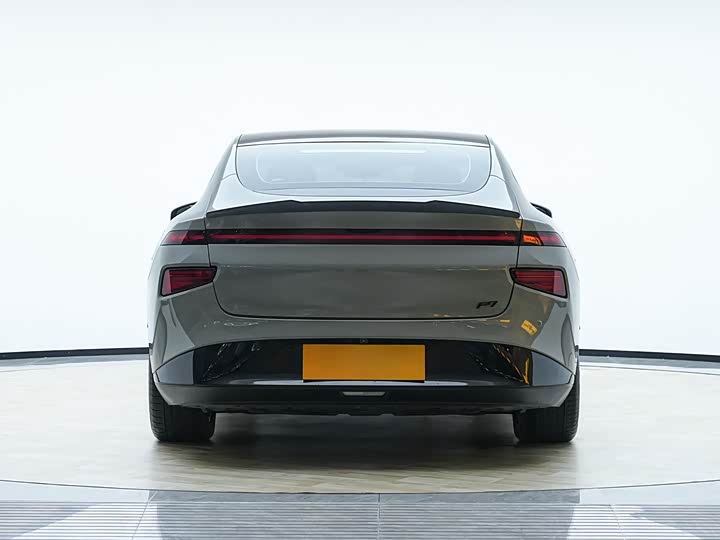 Фото 8 - XPeng P7