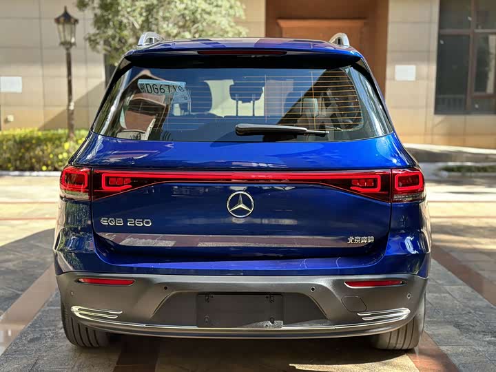 Фото 3 - Mercedes-Benz EQB