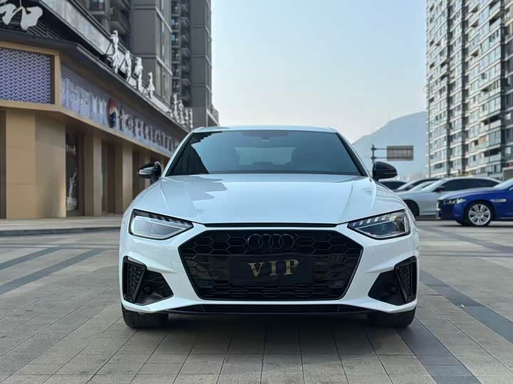 Фото 2 - Audi A4L