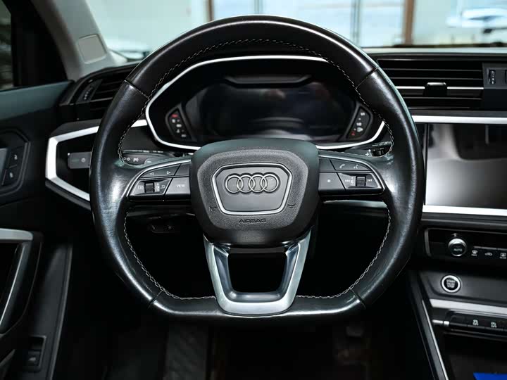 Фото 7 - Audi Q3