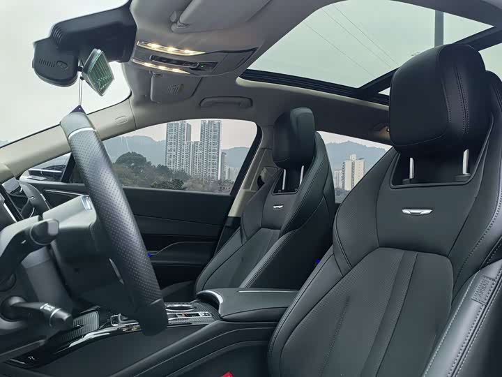 Фото 7 - Hongqi HS3