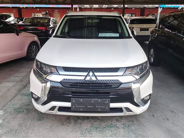 Фото 2 - Mitsubishi Outlander