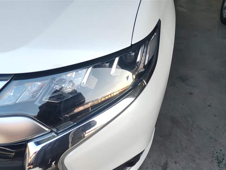 Фото 5 - Mitsubishi Outlander