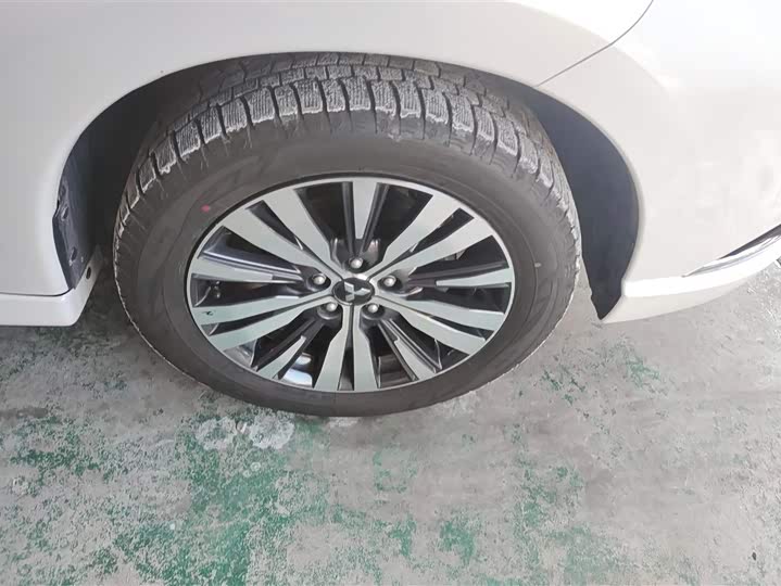 Фото 6 - Mitsubishi Outlander