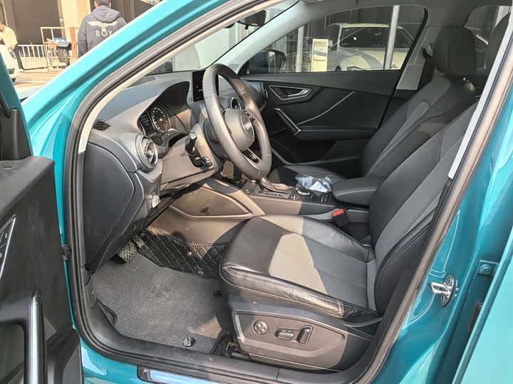 Фото 6 - Audi Q2L