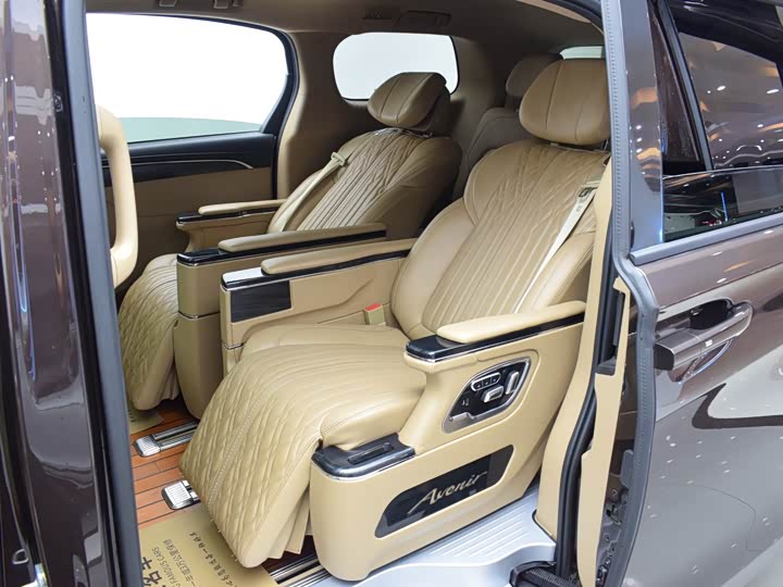 Фото 9 - Buick GL8 ES