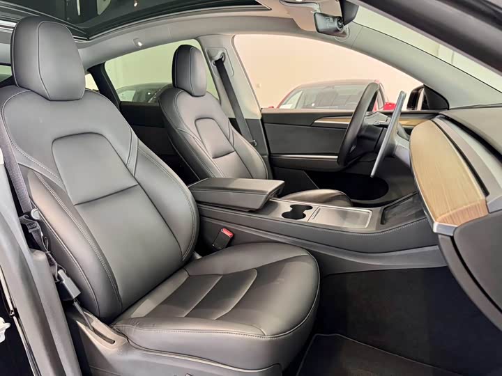 Фото 7 - Tesla Model Y