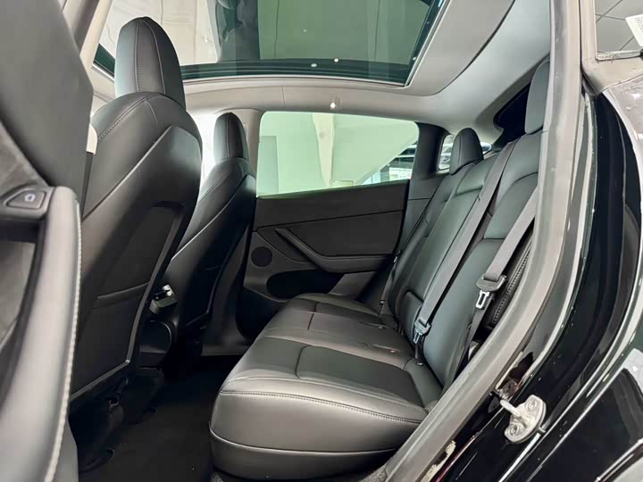 Фото 8 - Tesla Model Y