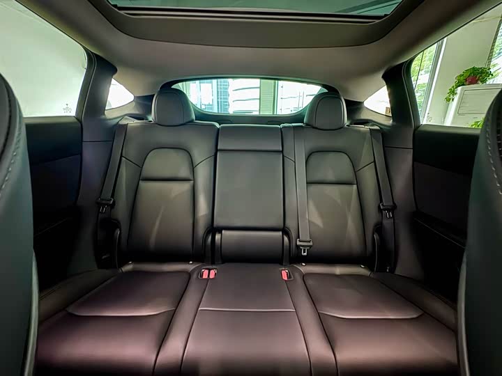 Фото 9 - Tesla Model Y