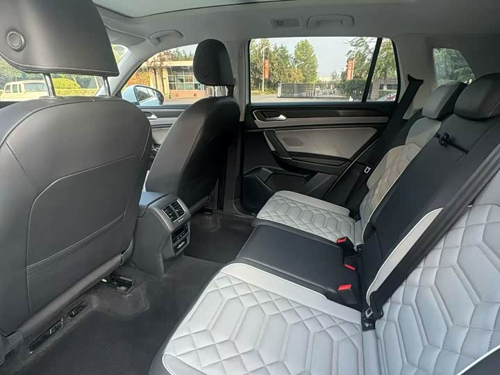 Фото 8 - Volkswagen Tayron