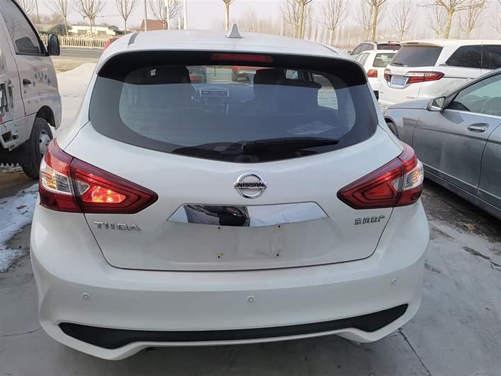 Фото 6 - Nissan Tiida