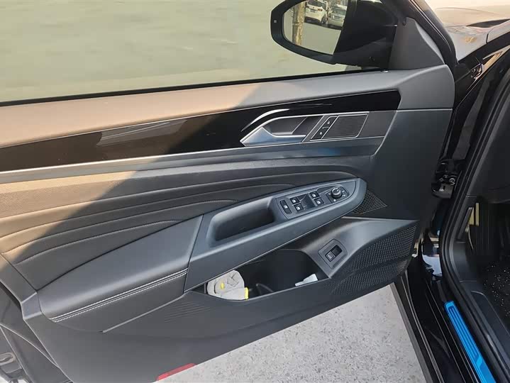 Фото 7 - Volkswagen Passat