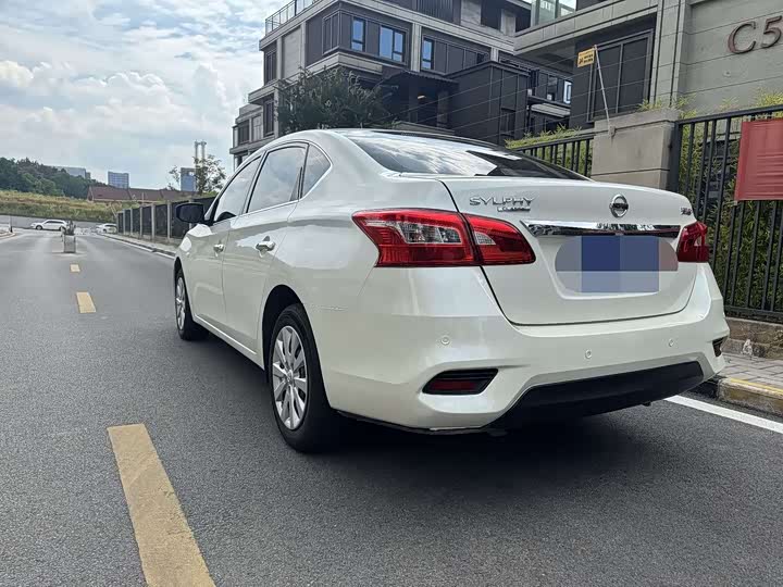 Фото 7 - Nissan Sylphy