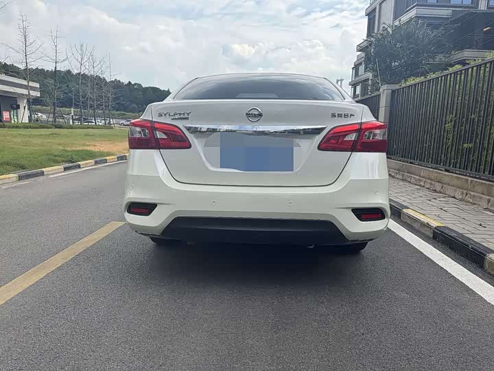 Фото 8 - Nissan Sylphy
