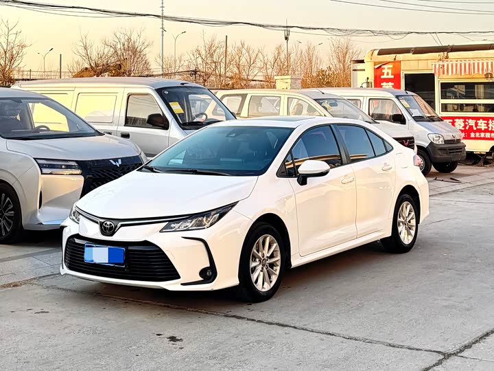 Фото 1 - Toyota Corolla