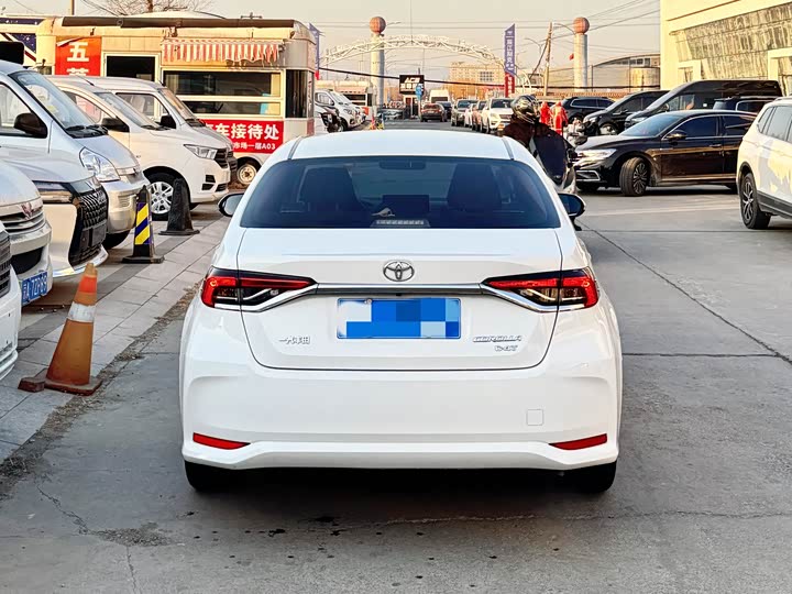 Фото 3 - Toyota Corolla