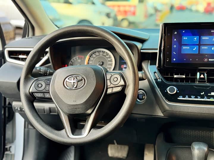 Фото 9 - Toyota Corolla