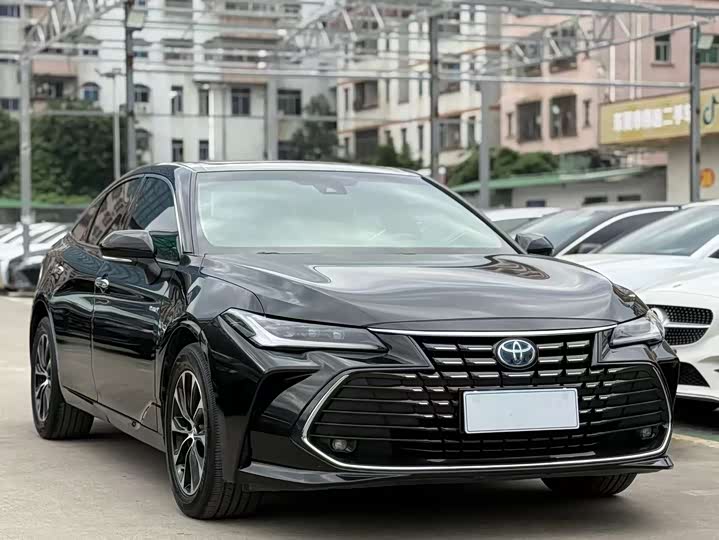 Фото 2 - Toyota Avalon