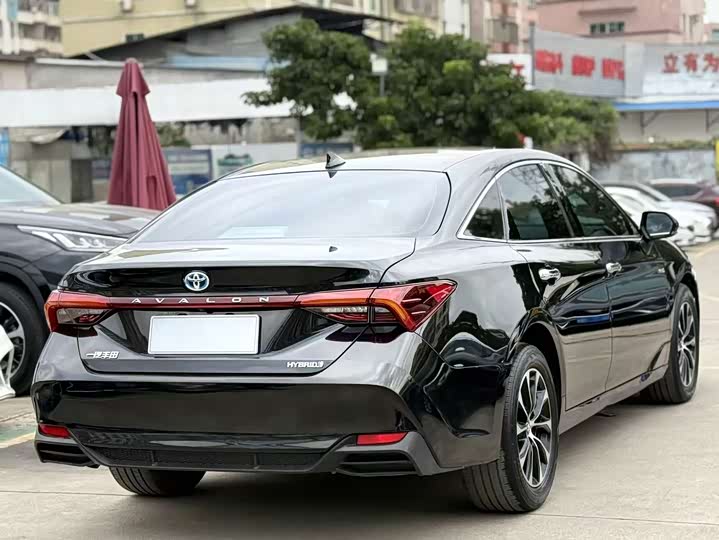 Фото 7 - Toyota Avalon