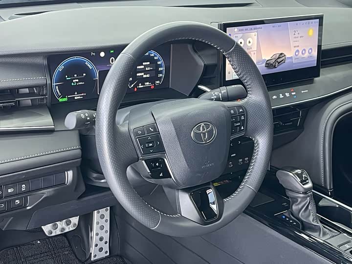 Фото 5 - Toyota Camry