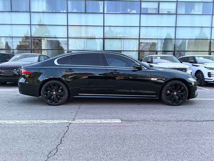 Фото 2 - Jaguar XF L