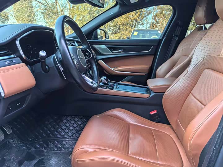 Фото 8 - Jaguar XF L