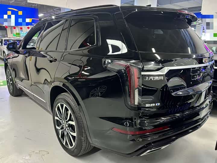 Фото 6 - Cadillac XT6