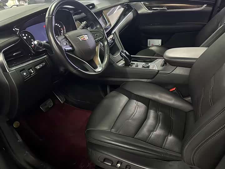 Фото 7 - Cadillac XT6