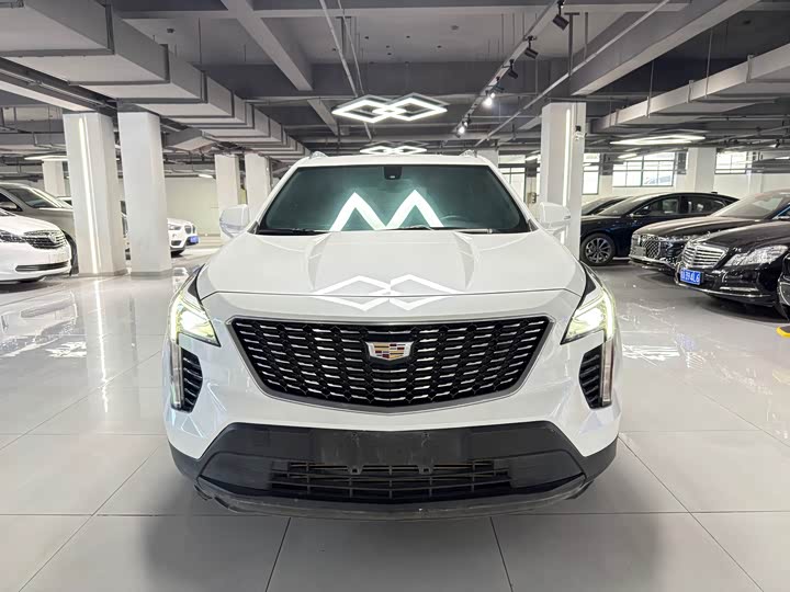 Фото 2 - Cadillac XT4