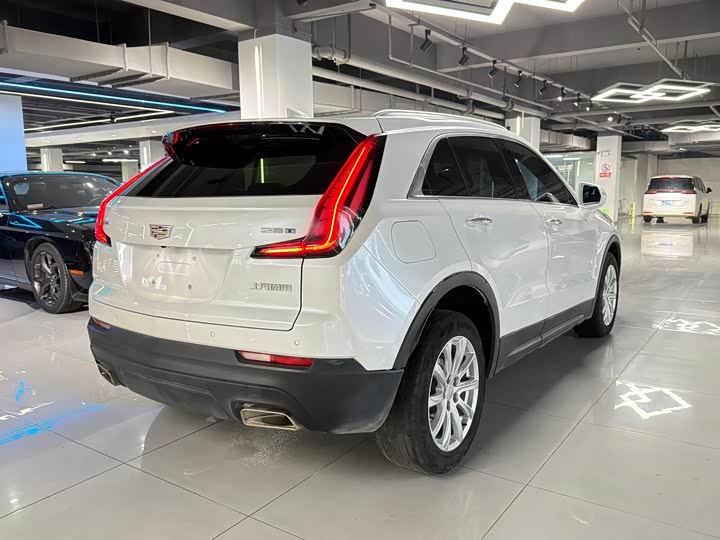 Фото 4 - Cadillac XT4