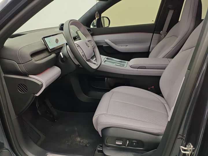 Фото 7 - Nio EC6