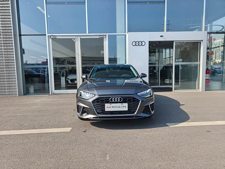 Фото 2 - Audi A4L