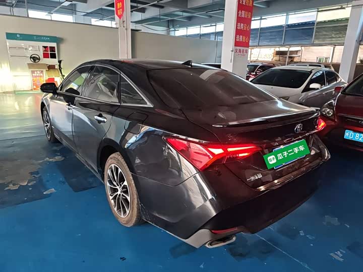 Фото 5 - Toyota Avalon