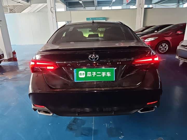 Фото 6 - Toyota Avalon