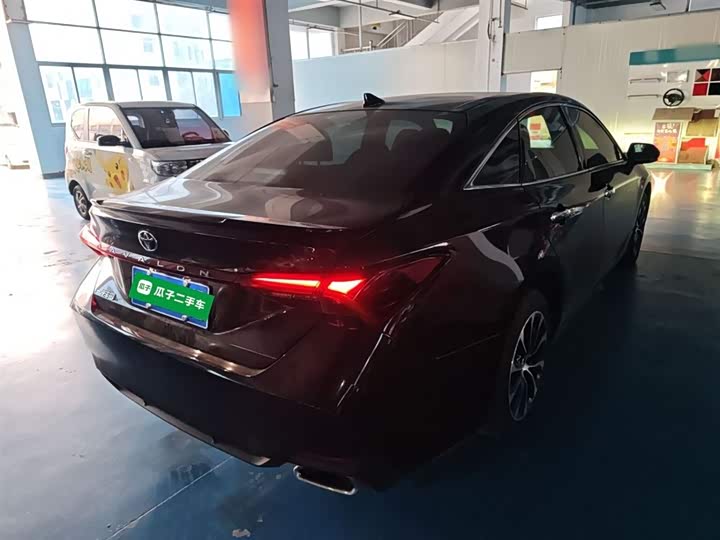 Фото 7 - Toyota Avalon