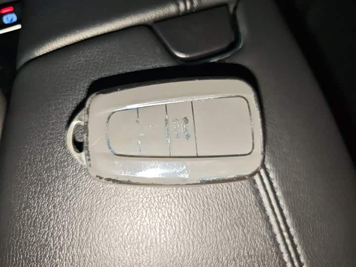 Фото 9 - Toyota Avalon