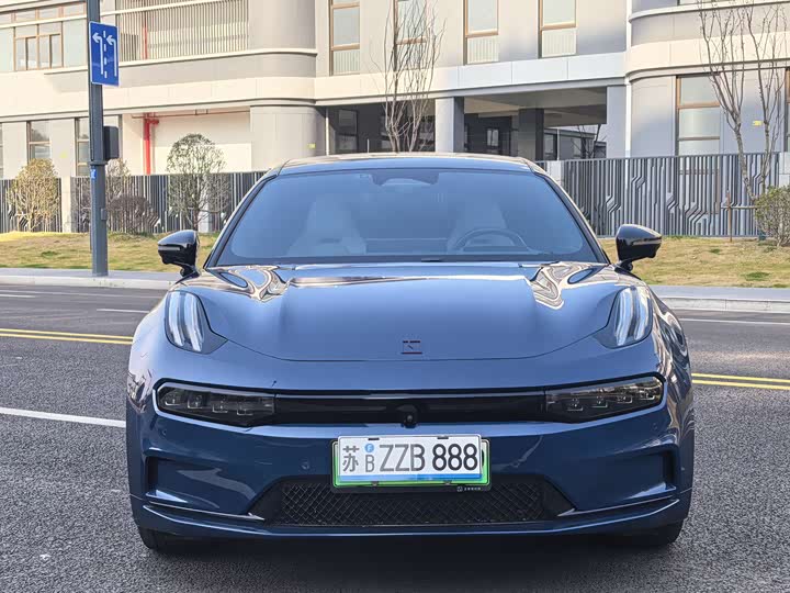 Фото 2 - Zeekr 001