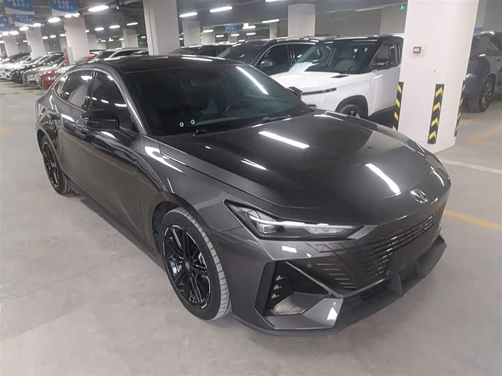 Фото 4 - Changan UNI-V