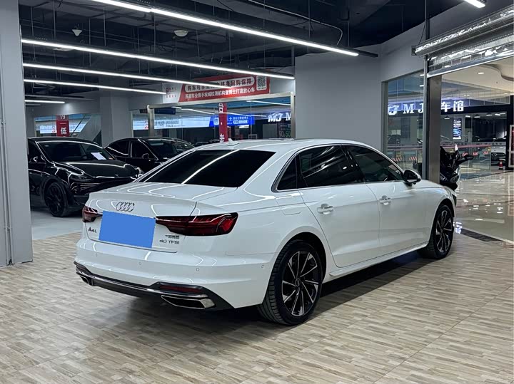 Фото 3 - Audi A4L