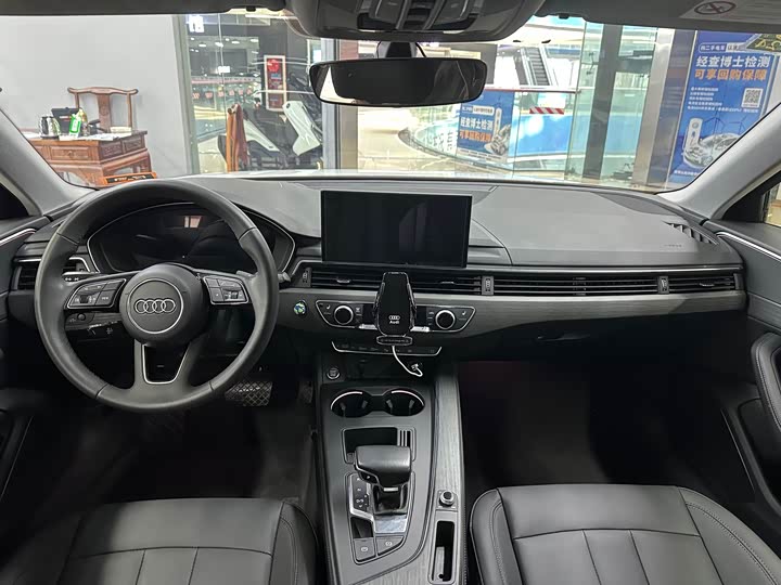 Фото 6 - Audi A4L