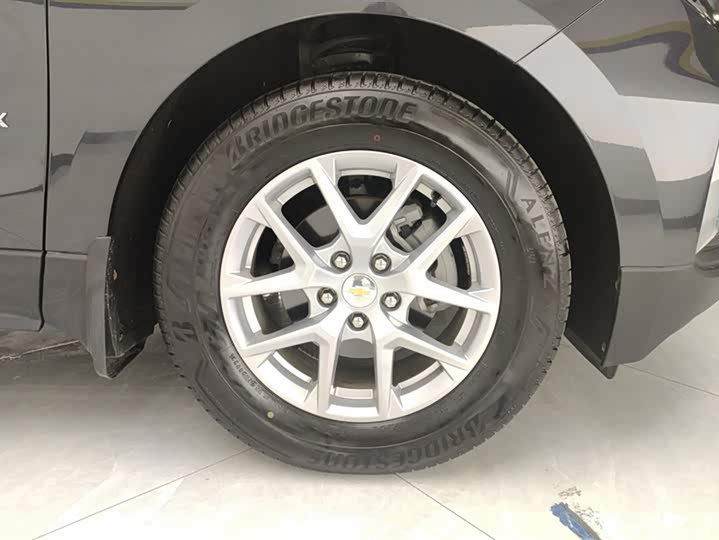 Фото 6 - Chevrolet Equinox