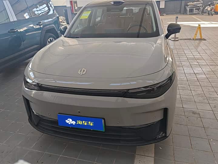 Фото 2 - Leapmotor C10