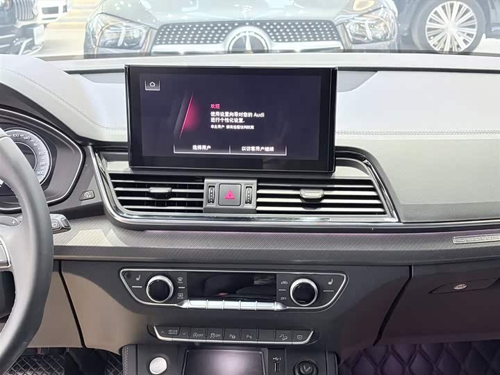 Фото 2 - Audi Q5L